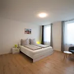 Schoene 78m2, 3 Schlafzimmer, 2 Baeder, Zentrumnah, 1og Lejlighed Erfurt