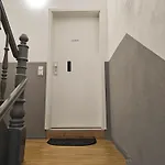 Schoene 78m2, 3 Schlafzimmer, 2 Baeder, Zentrumnah, 1og