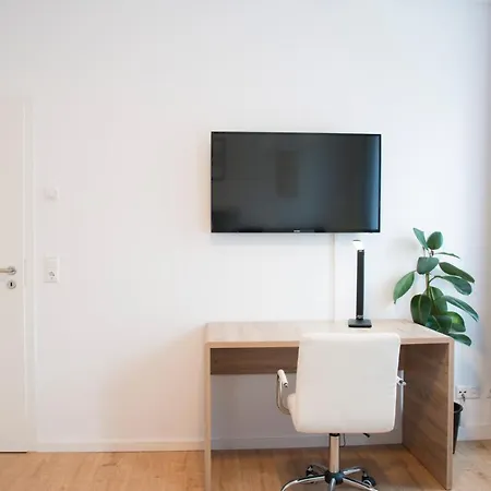 Apartamento Schoene 78m2, 3 Schlafzimmer, 2 Baeder, Zentrumnah, 1og Erfurt