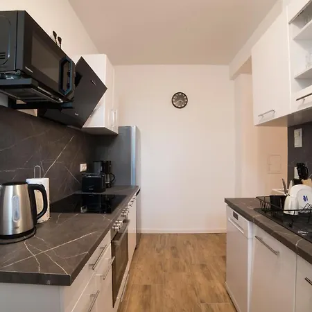 Apartamento Schoene 78m2, 3 Schlafzimmer, 2 Baeder, Zentrumnah, 1og *