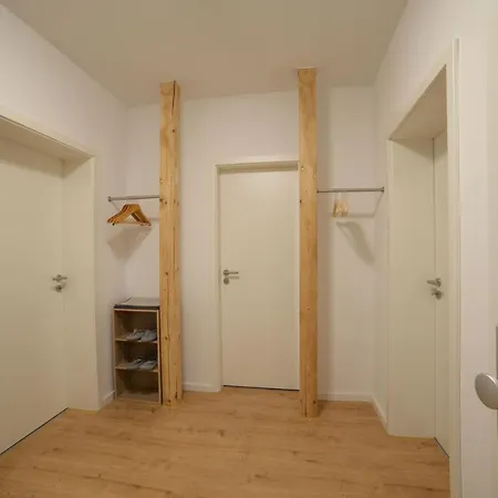 Schoene 78m2, 3 Schlafzimmer, 2 Baeder, Zentrumnah, 1og