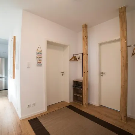 Apartamento Schoene 78m2, 3 Schlafzimmer, 2 Baeder, Zentrumnah, 1og Erfurt