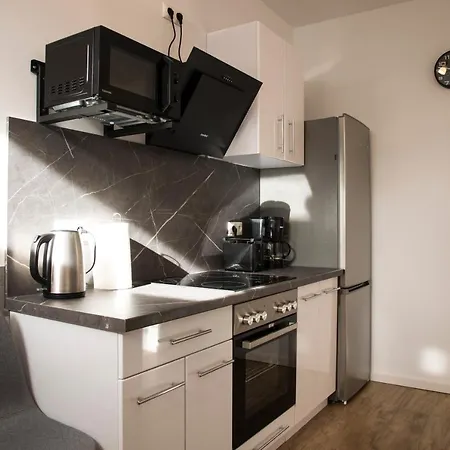 Schoene 78m2, 3 Schlafzimmer, 2 Baeder, Zentrumnah, 1og