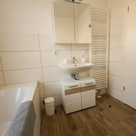 Apartmán Schoene 78m2, 3 Schlafzimmer, 2 Baeder, Zentrumnah, 1og