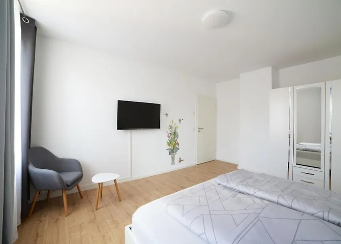 Schoene 78m2, 3 Schlafzimmer, 2 Baeder, Zentrumnah, 1og *