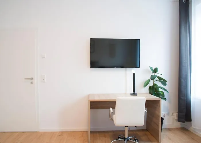 Appartement Schoene 78m2, 3 Schlafzimmer, 2 Baeder, Zentrumnah, 1og Erfurt