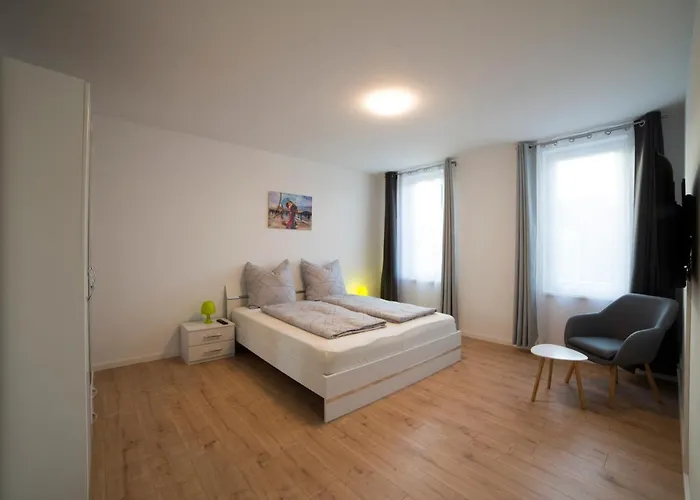 Schoene 78m2, 3 Schlafzimmer, 2 Baeder, Zentrumnah, 1og Appartement Erfurt