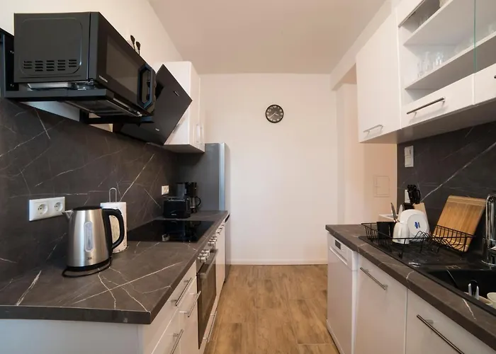 Appartement Schoene 78m2, 3 Schlafzimmer, 2 Baeder, Zentrumnah, 1og *