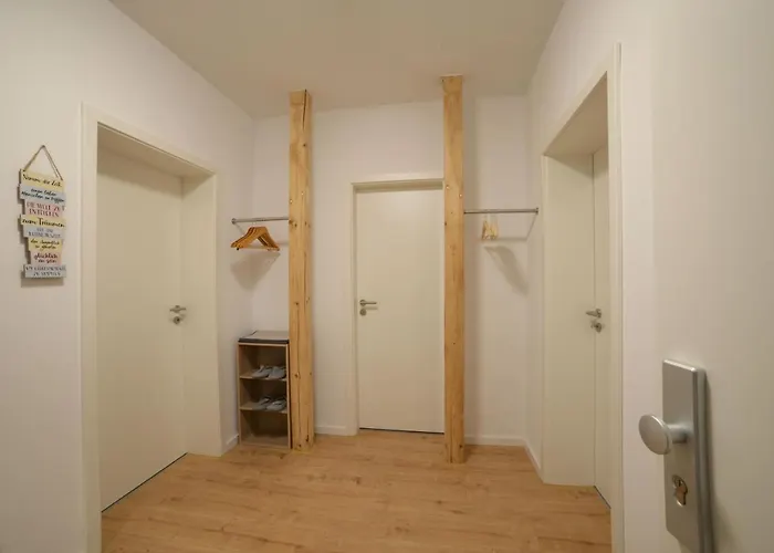 Schoene 78m2, 3 Schlafzimmer, 2 Baeder, Zentrumnah, 1og