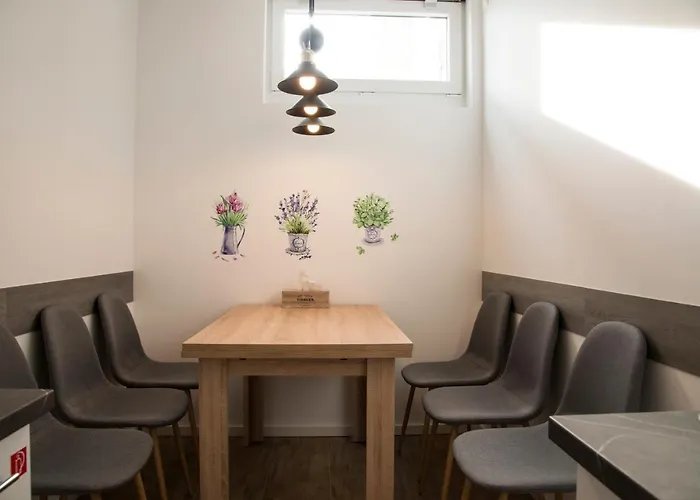 Schoene 78m2, 3 Schlafzimmer, 2 Baeder, Zentrumnah, 1og