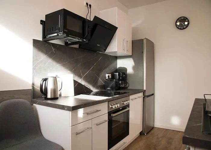 Schoene 78m2, 3 Schlafzimmer, 2 Baeder, Zentrumnah, 1og